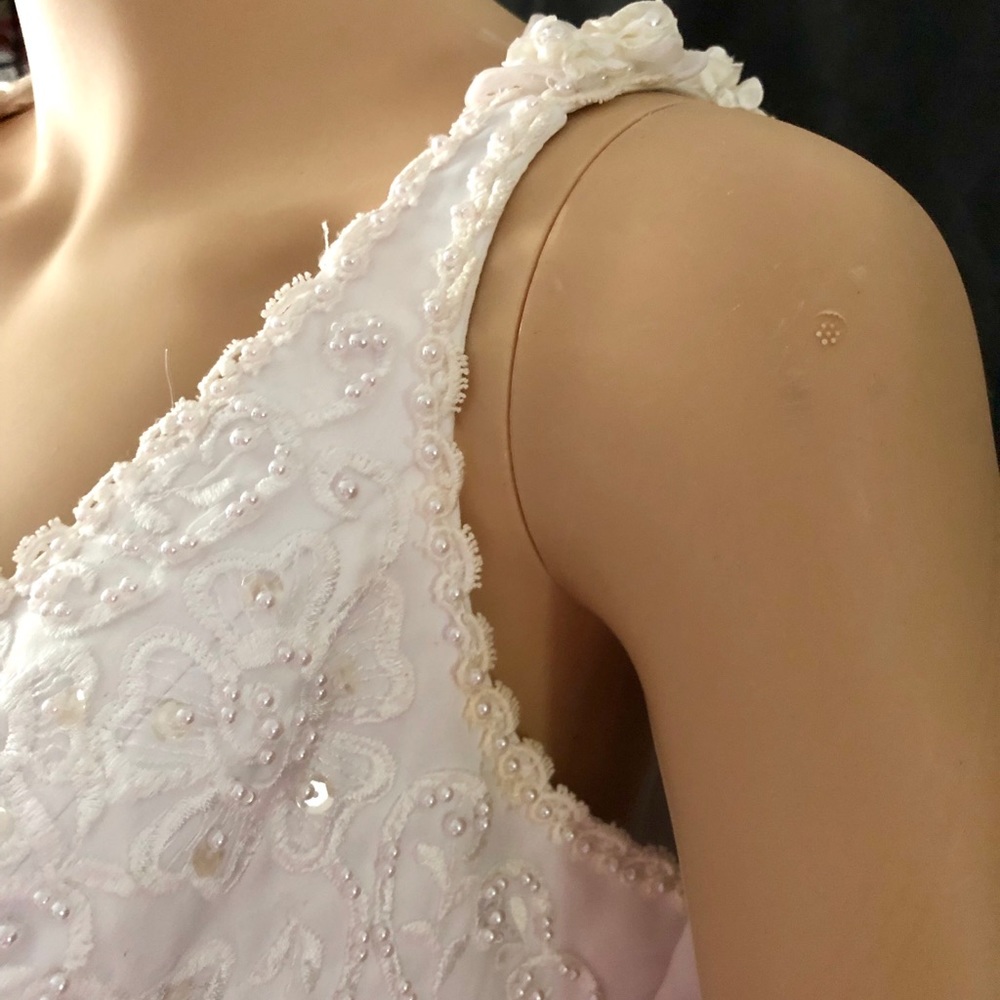 Wedding Gown - Picture 4 of 8
